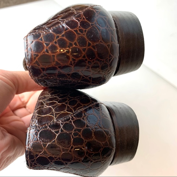Stuart Weitzman Brown Crocodile Print Loafer 6.5M - Picture 6 of 8